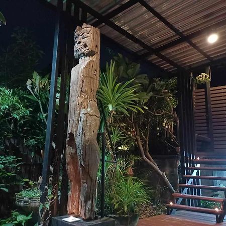 Chez Pom Hotel Chiang Mai Buitenkant foto