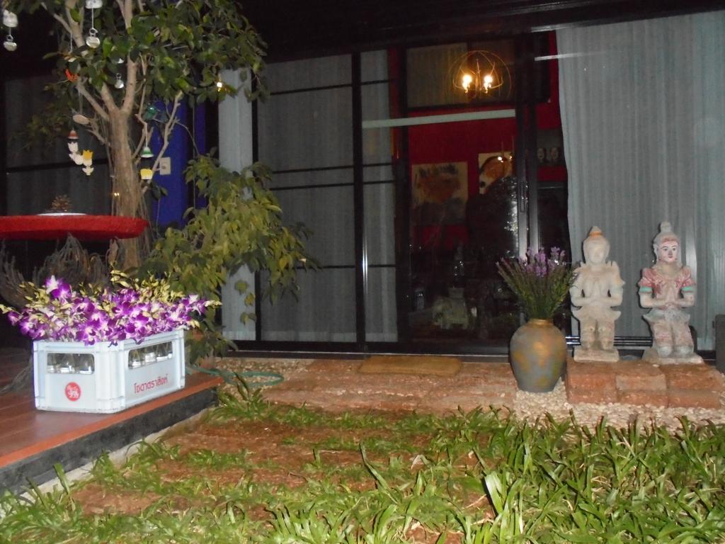 Chez Pom Hotel Chiang Mai Buitenkant foto