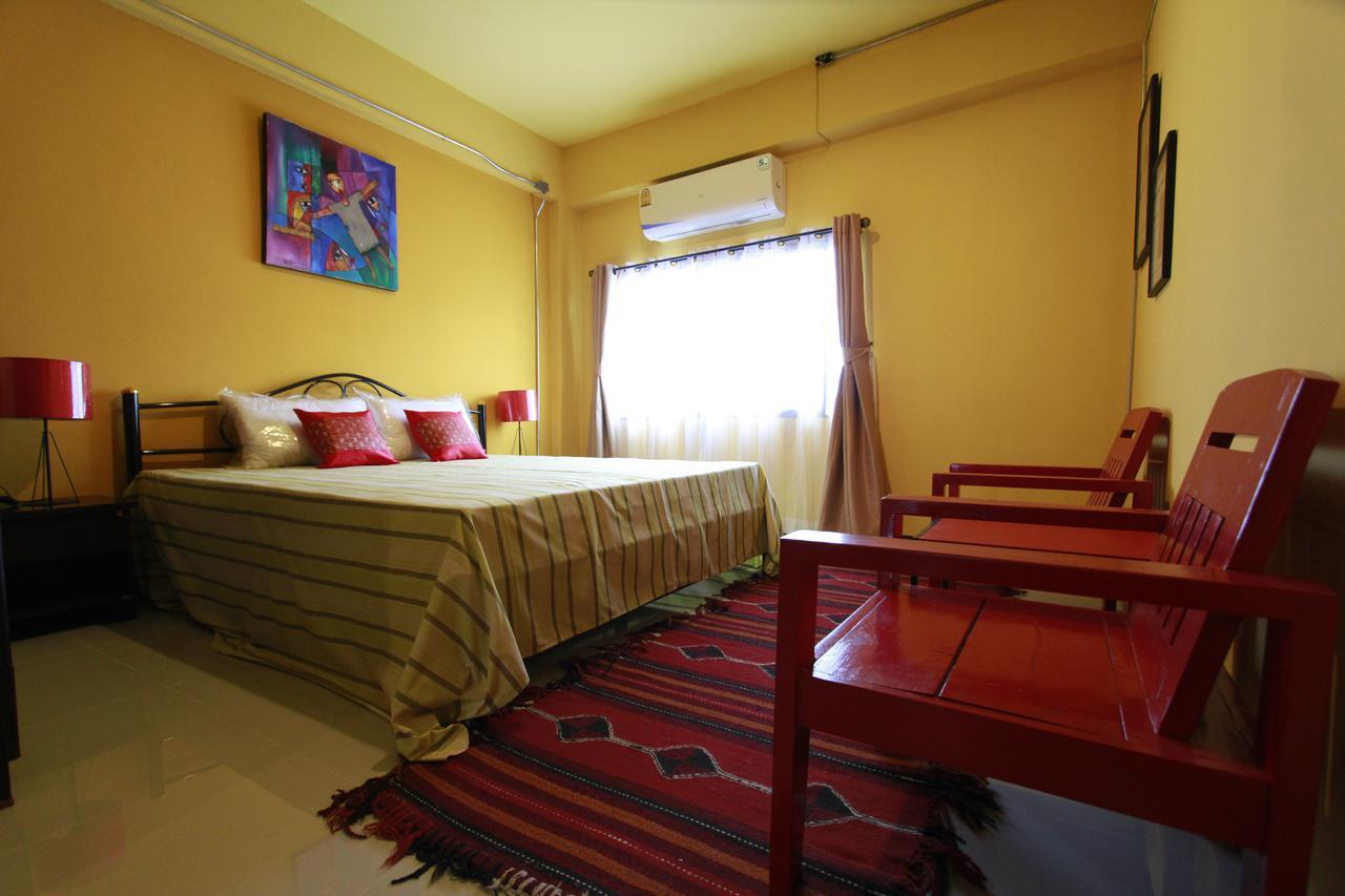 Chez Pom Hotel Chiang Mai Buitenkant foto