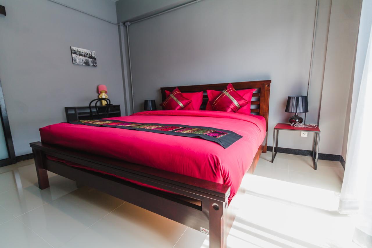 Chez Pom Hotel Chiang Mai Buitenkant foto