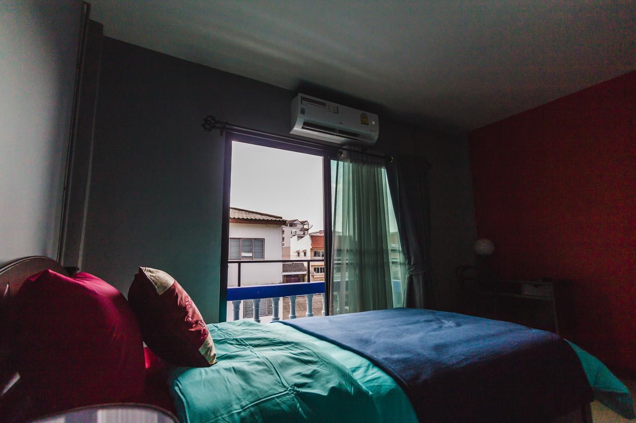 Chez Pom Hotel Chiang Mai Buitenkant foto